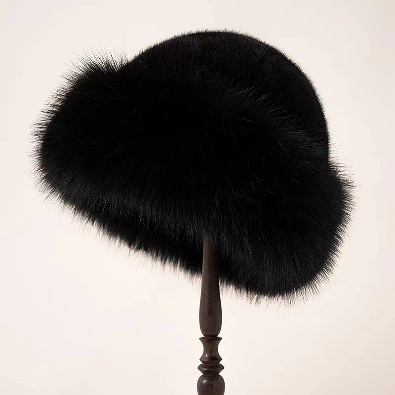 Toundra — Chapeau d'hiver en fausse fourrure — Noir